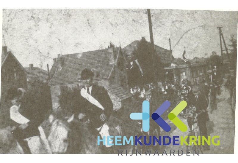 Spijk Oranjefeest 1934 Ameidsedam Officieren te paard Th. Hetterschijt dhr. Caerteling Schuttersgilde EMM F00002170